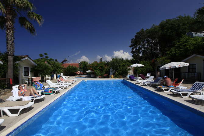 Leda Beach Hotel-mei 2025