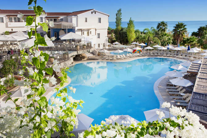 Louis Althea Beach-mei 2025