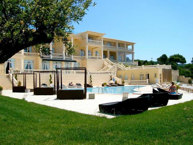 Mabely Grand Hotel-mei 2025