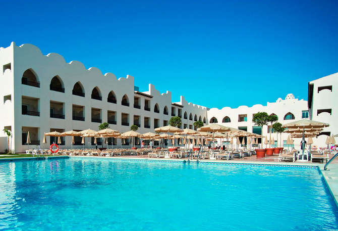 Mac Puerto Marina Benalmadena-juni 2025