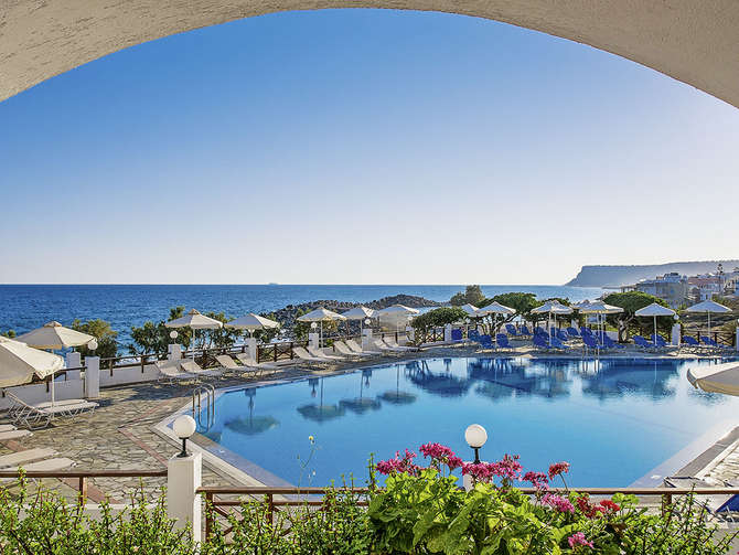 Maritimo Beach Hotel-mei 2025