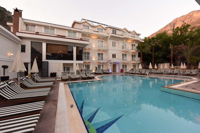 Montebello Deluxe Hotel-mei 2025
