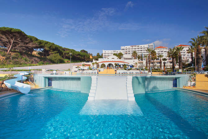 Oura View Beach Club-mei 2025