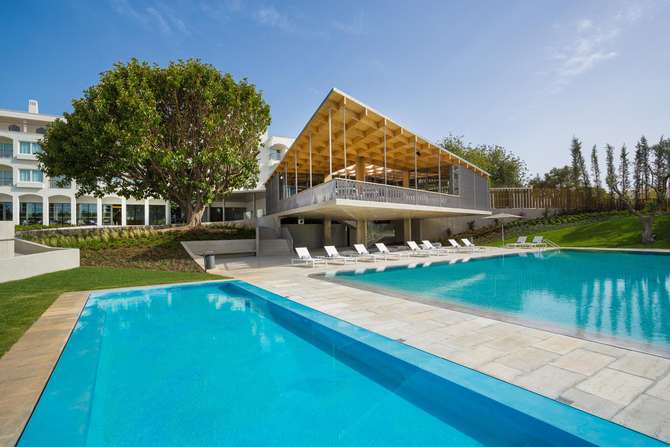 Ozadi Tavira Hotel-mei 2025