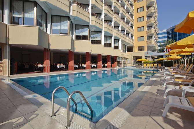 Palm Hotel-mei 2025