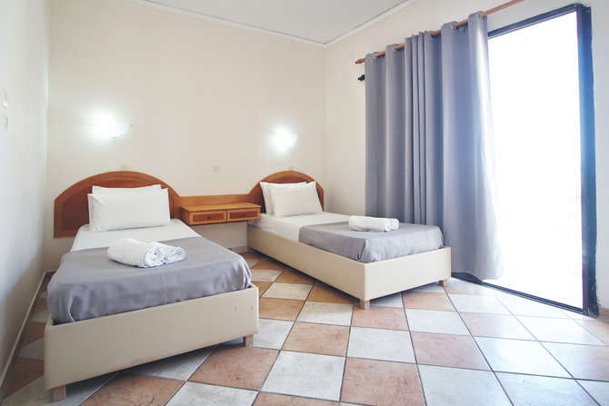 Paralia Studios-mei 2025
