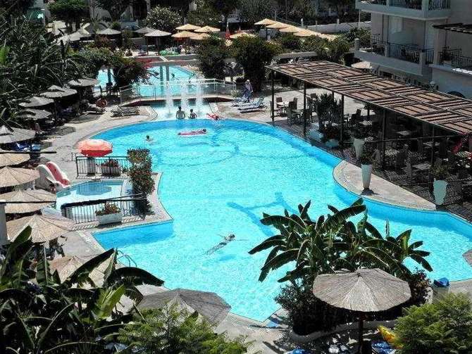 Peridis Family Resort-mei 2025