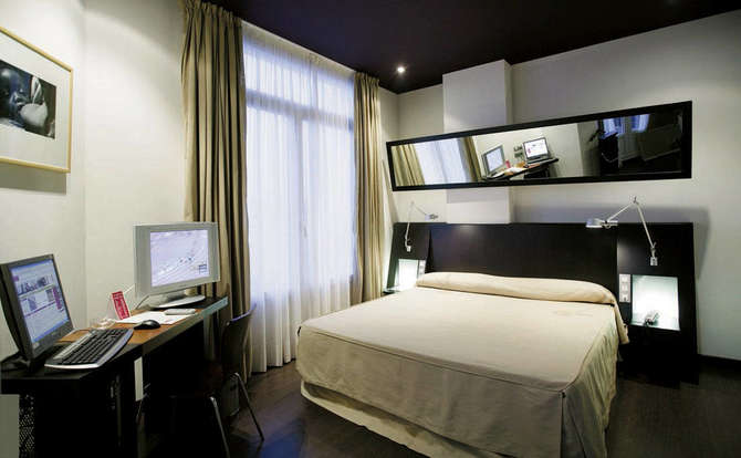 Petit Palace Germanias Hotel-mei 2025