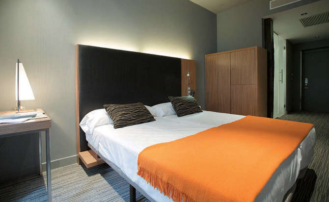 Petit Palace Tres Cruces Hotel-augustus 2025