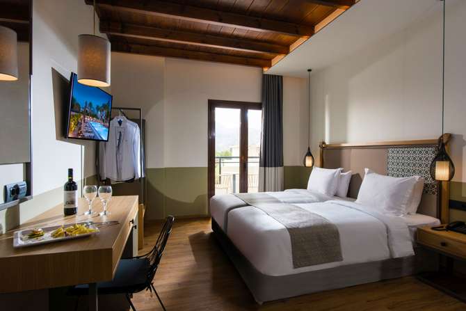 Petousis Hotel Suites-mei 2025