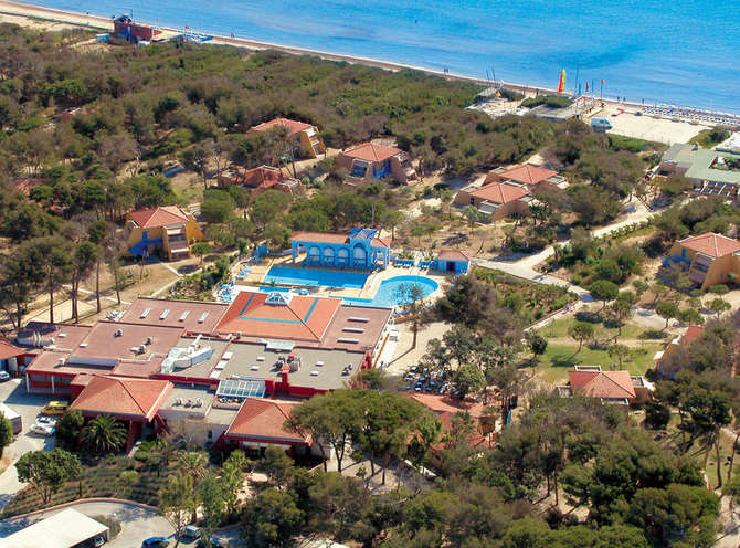 Resort Riviera Beach Club-april 2024