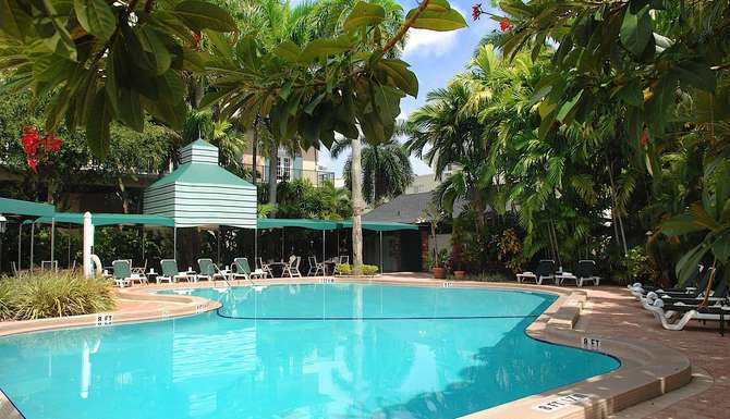 Riverside Hotel-mei 2025