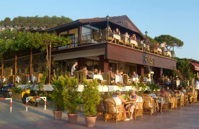 Rosy Hotel-mei 2025