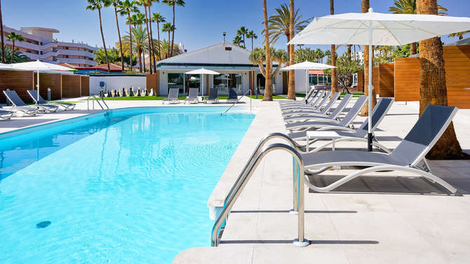 Sanom Beach Resort-april 2025