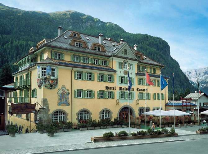 Schlosshotel Dolomiti-mei 2025