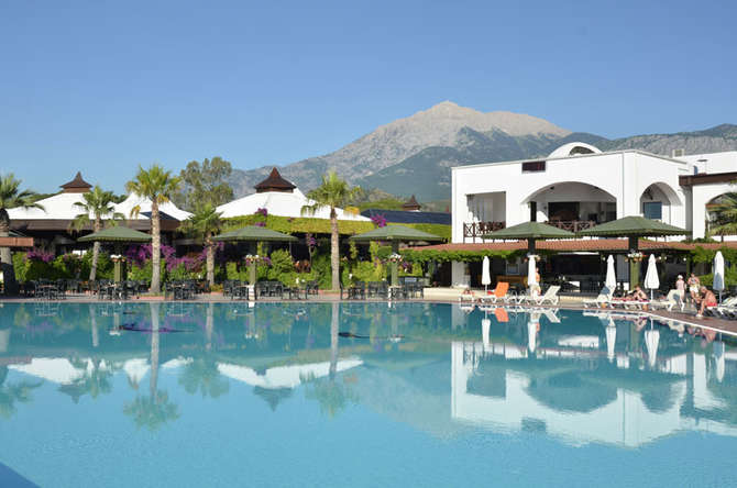 Simena Sun Club-mei 2025