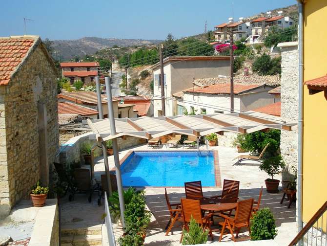 Skarinou Village-mei 2025
