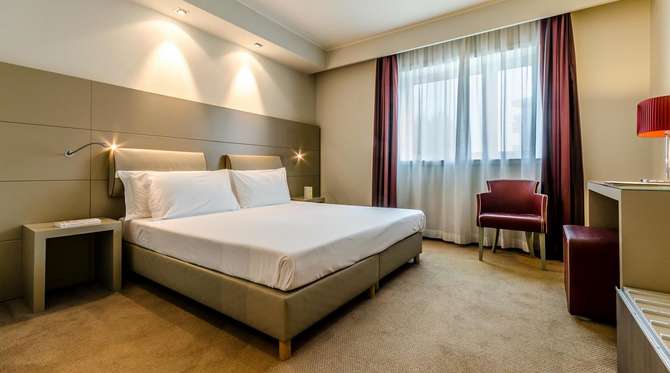 Smart Hotel Holiday-mei 2025
