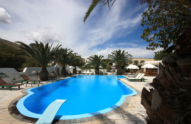 Strogili Hotel-mei 2025
