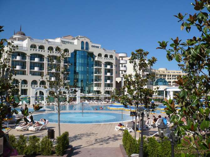 Sunset Resort-mei 2025