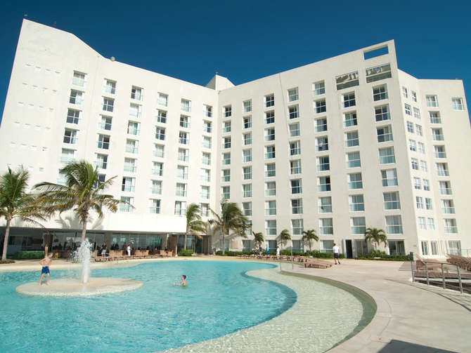 Sunset Royal Beach Resort-april 2024