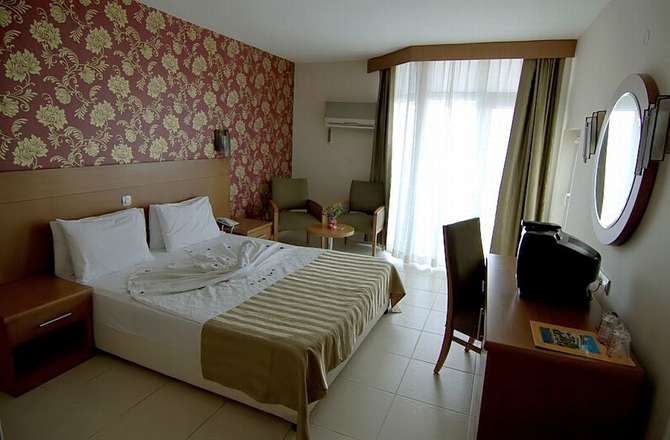 Surtel Hotel-mei 2025