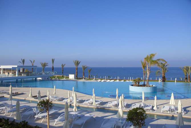 The King Evelthon Beach Hotel Resort-april 2024