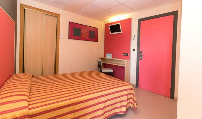 The Red Hotel By Ibiza Feeling-mei 2025