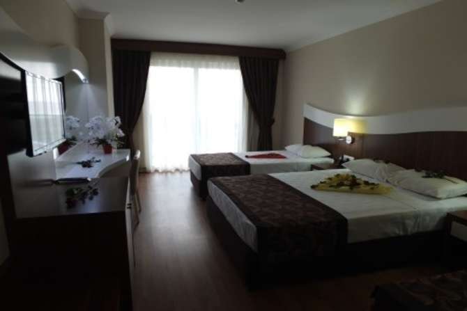 Throne Beach Resort Spa-mei 2025