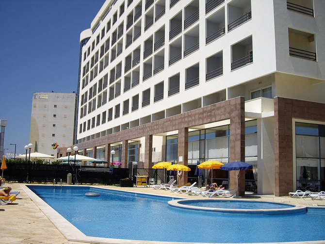 Tryp Lisboa Caparica Mar Hotel-april 2024