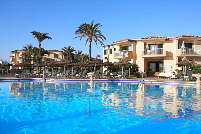 Universal Hotel Don Leon-mei 2025