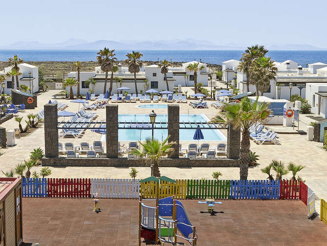 Vik Coral Beach-mei 2025