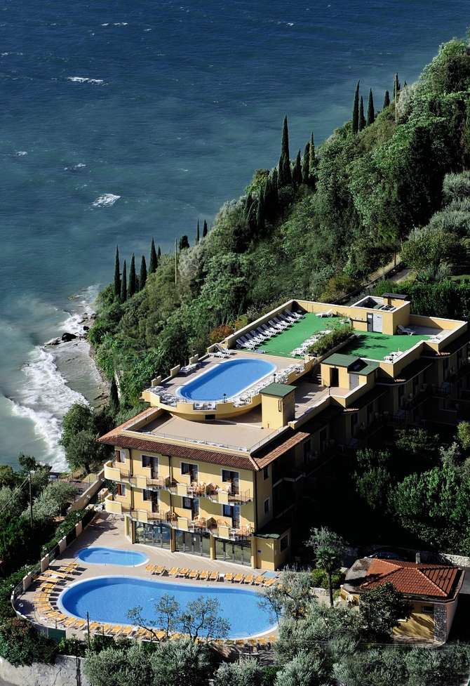 Village Hotel Piccolo Paradiso-april 2024