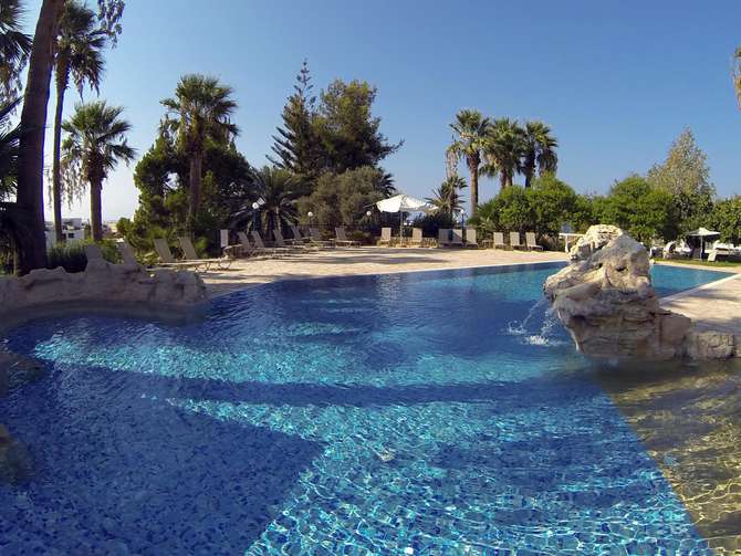 Zening Resorts-mei 2025